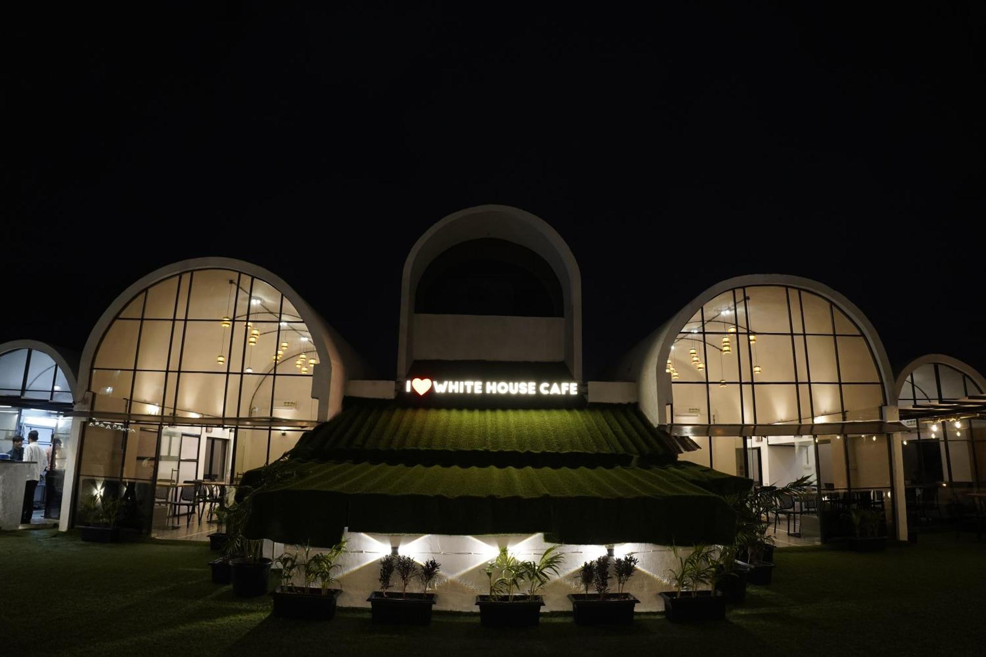 Hotel Royal Accord Surat Exterior foto