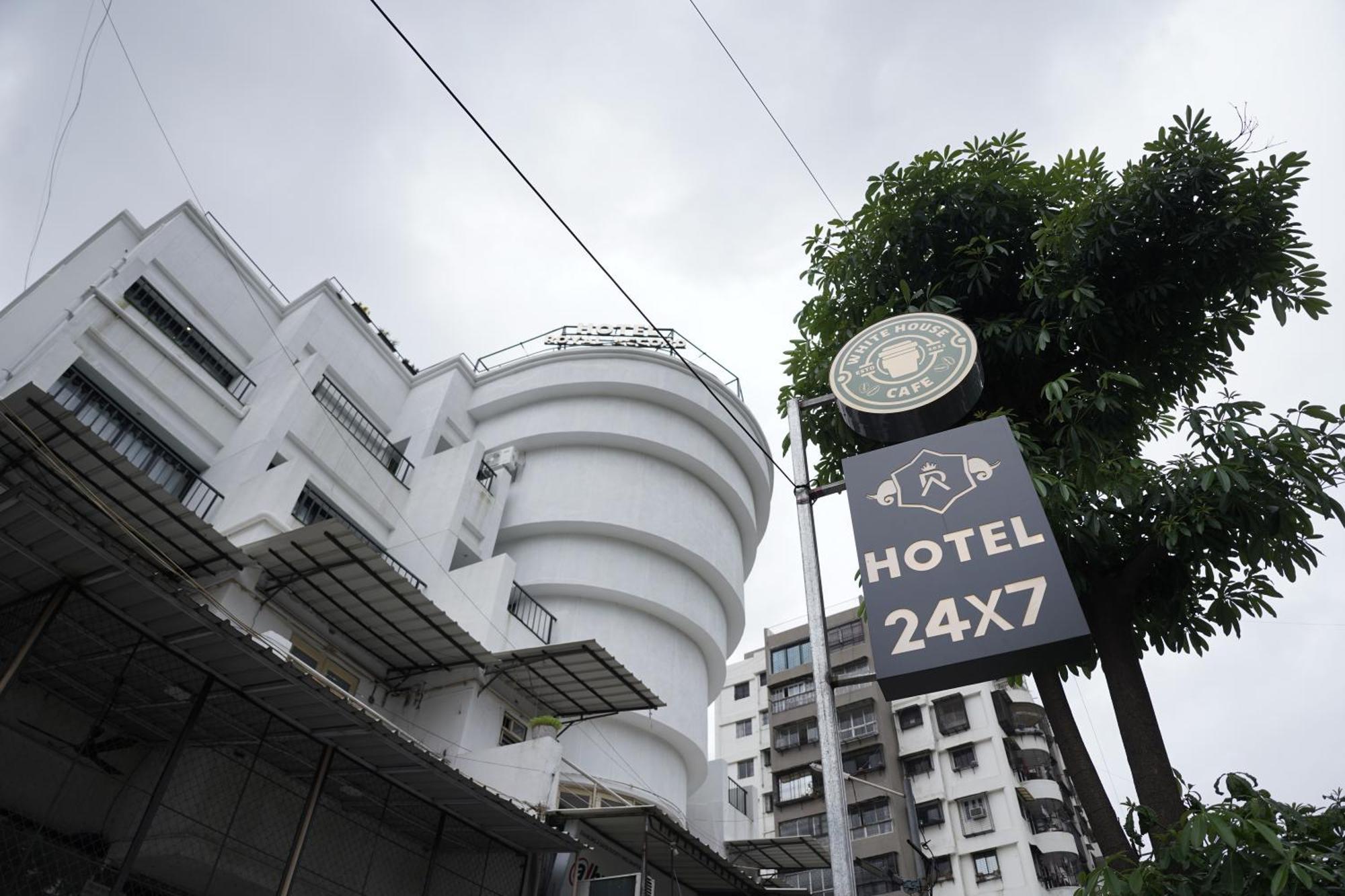 Hotel Royal Accord Surat Exterior foto